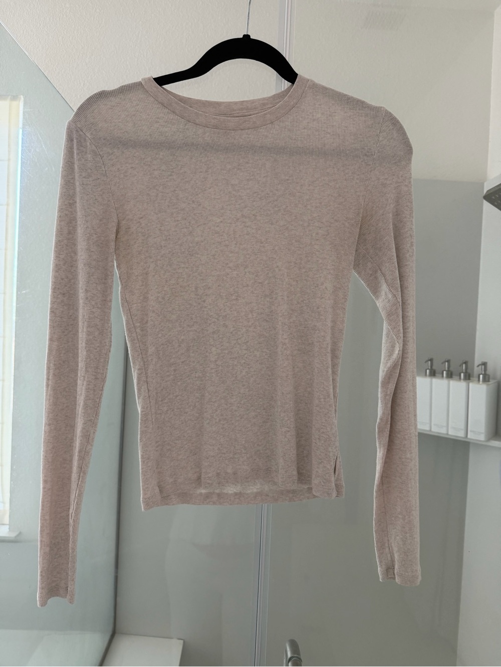 Aritzia TNA Women's Long Sleeve Crew Neck Top